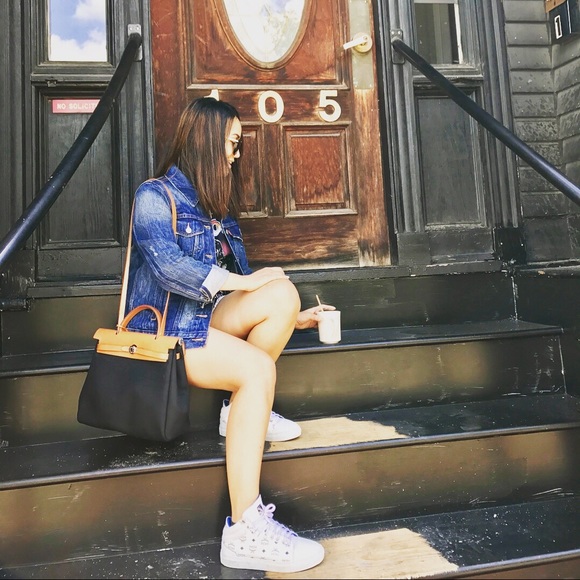 Meet your Posher, Jasmine. Fashionista since birth - Picture 7 of 16